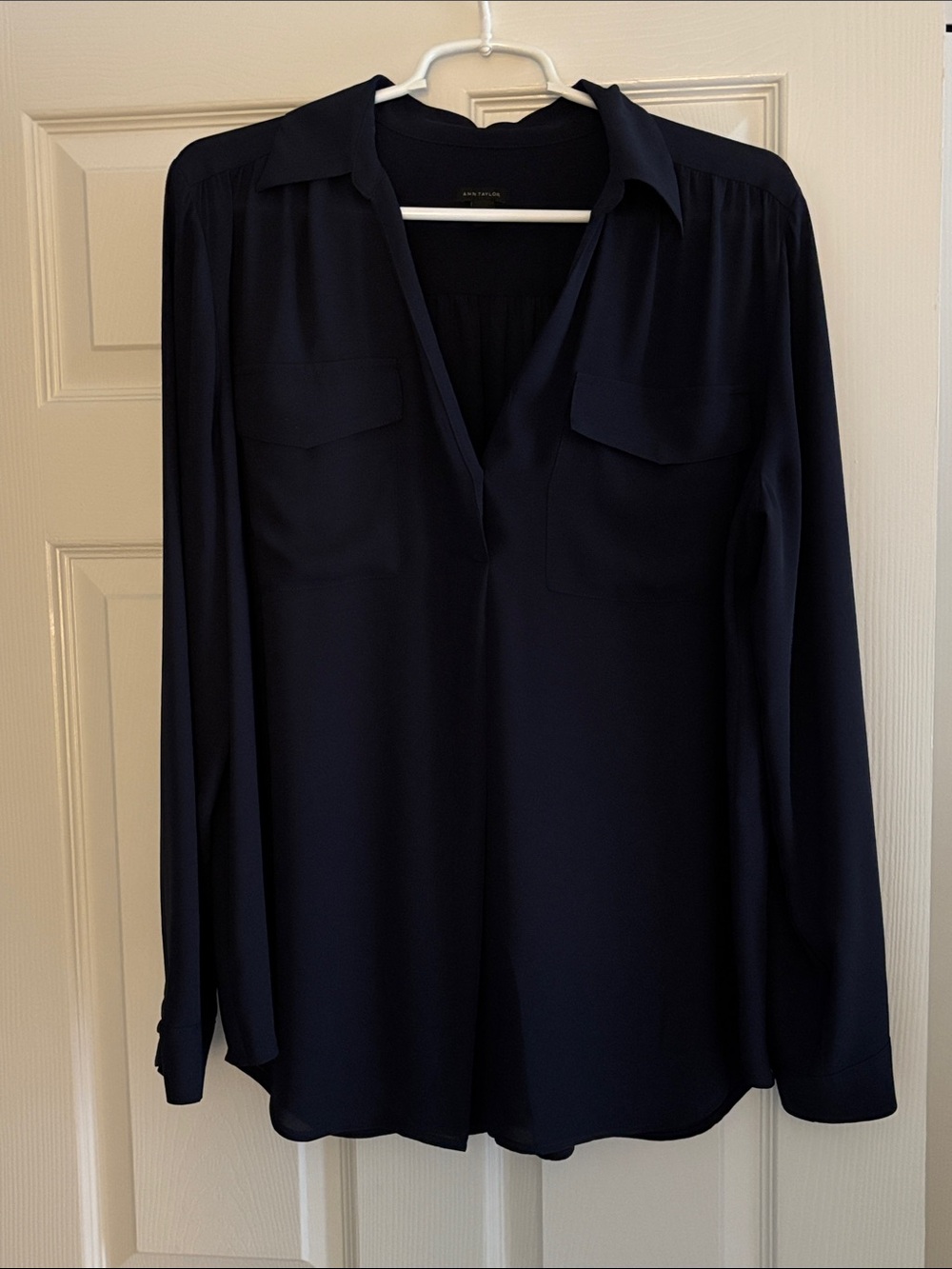 Ann Taylor Navy Long-Sleeve v-neck perfect Shirt